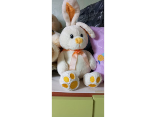 Vari pupazzi di animali