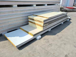 PANNELLI ISOLANTI DA 4 Cm USATI