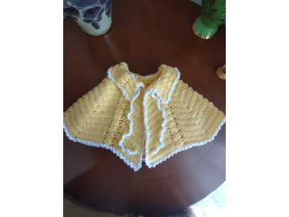 Mantellina all'uncinetto