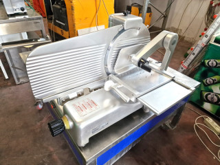 AFFETTATRICE ORIZZONTALE DA MACELLERIA USATA