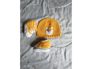 Cappellino con scarpette