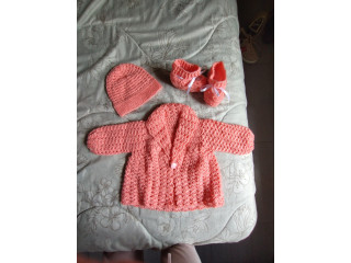 Coordinato all'uncinetto rosa